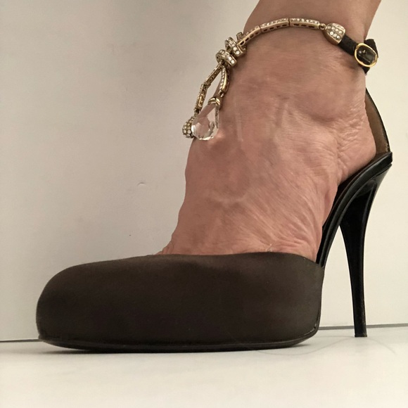 Giuseppe Zanotti Jeweled Ankle Strap Satin Heel. - Picture 4 of 7